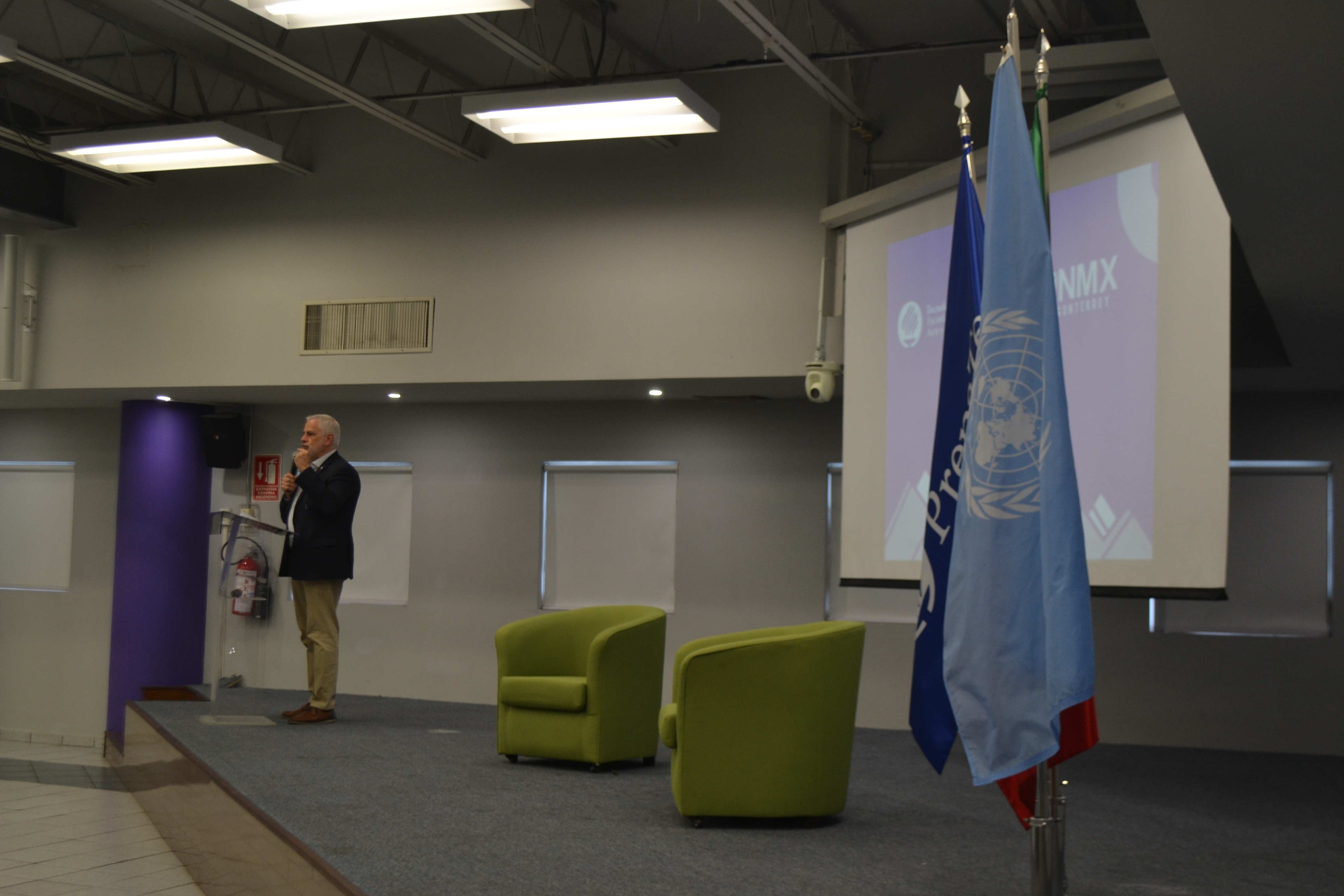 MUNMX Conference Room - UN Flags and Conference Setup at Prepa Tec Santa Catarina